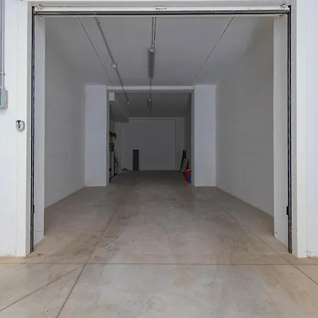 Elilux - Zona Policlinico, Garage E Posto Auto Bari