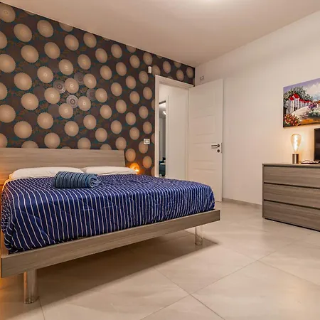 Apartment Elilux - Zona Policlinico, Garage E Posto Auto *