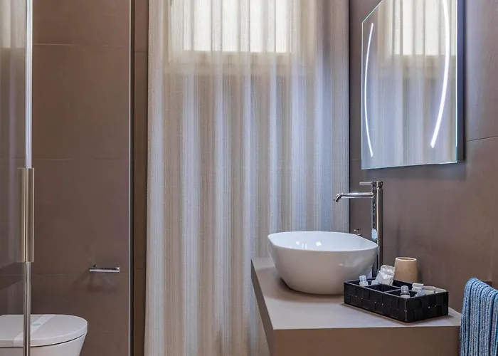 Elilux - Zona Policlinico, Garage E Posto Auto Apartment *