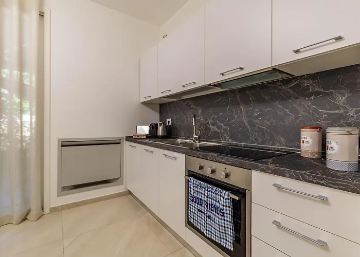 Apartment Elilux - Zona Policlinico, Garage E Posto Auto *