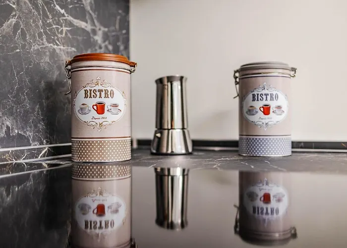 Elilux - Zona Policlinico, Garage E Posto Auto Apartment *