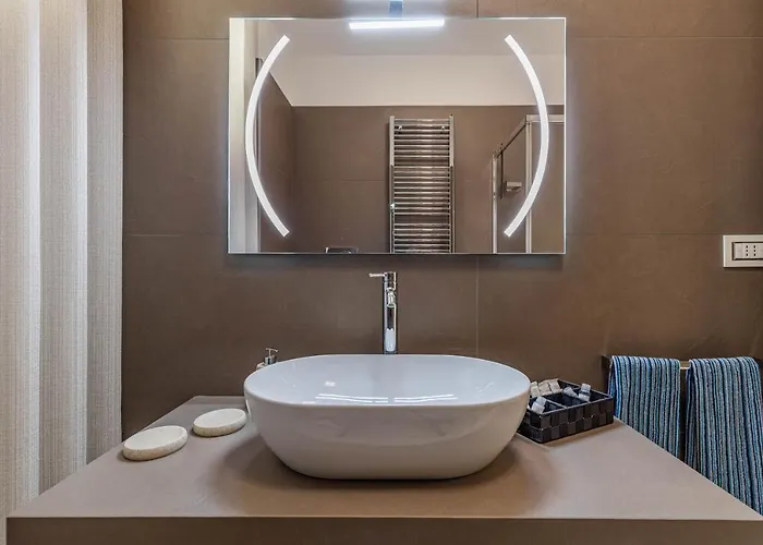 Apartamento Elilux - Zona Policlinico, Garage E Posto Auto *