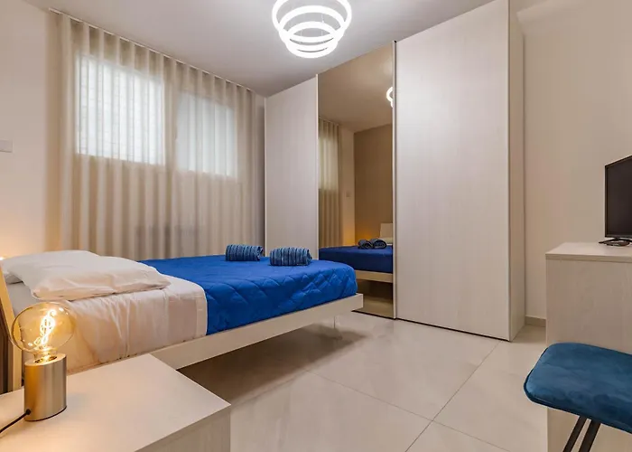 Appartamento Elilux - Zona Policlinico, Garage E Posto Auto *