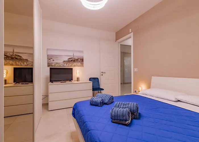 Elilux - Zona Policlinico, Garage E Posto Auto